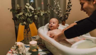 NƯỚC TẮM LOVELY BABY – DỊU ÊM TỪ TINH CHẤT THẢO DƯỢC